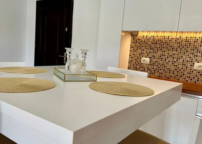 Belaire Luxury Apartment *